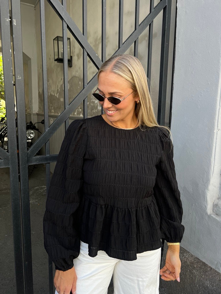 VMERMA Top - Black